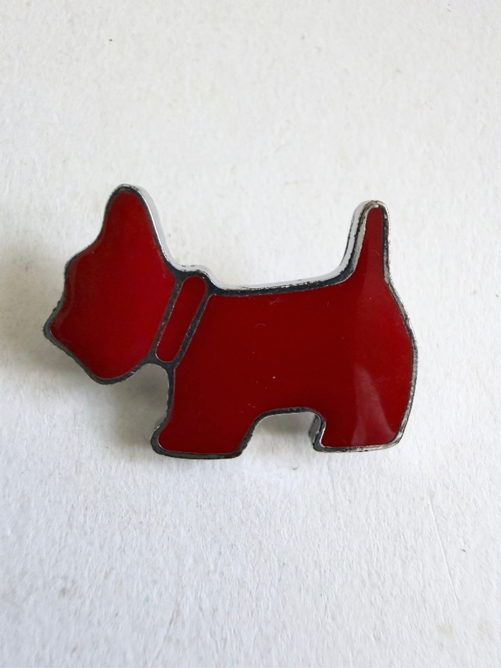 Authentic AGATHA PARIS red enamel SCOTTIE dog brooch Silvertone